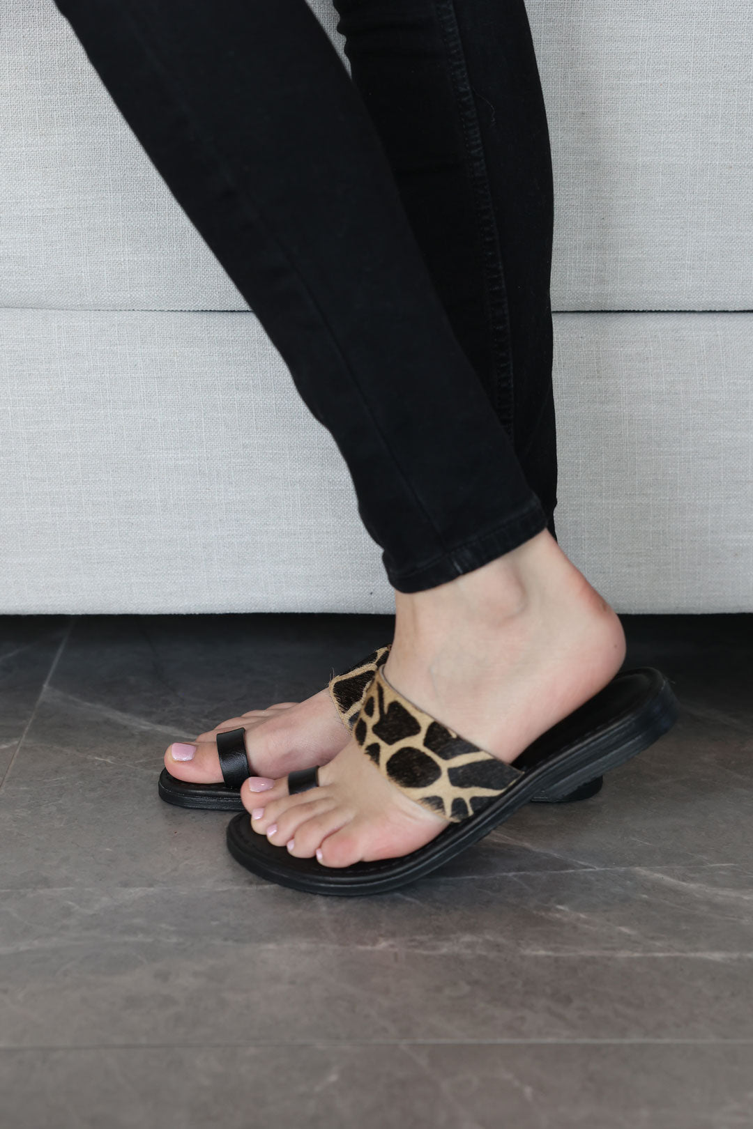 Zivali Sandal