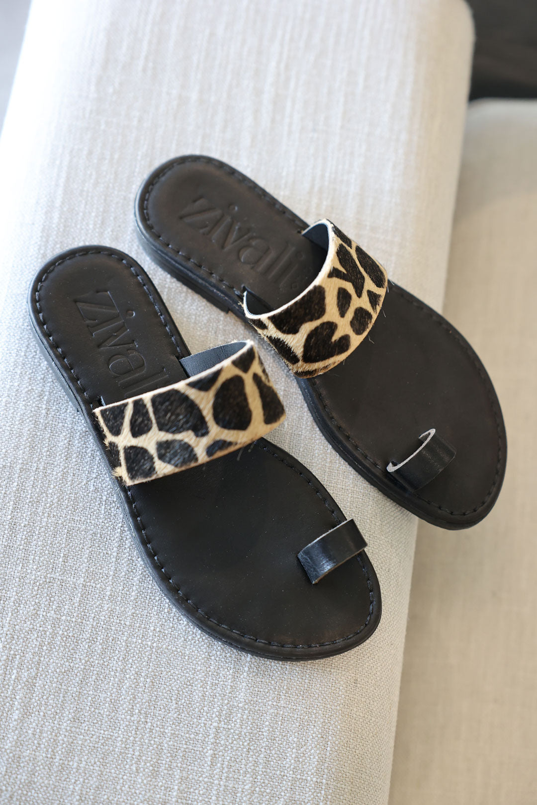 Zivali Sandal